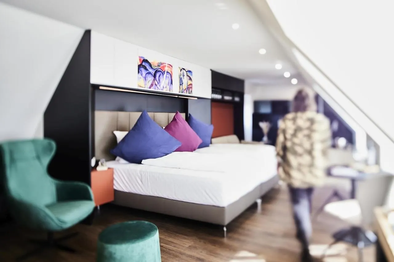 Design- Und Kunsthotel Muenchen 0*, מינכן